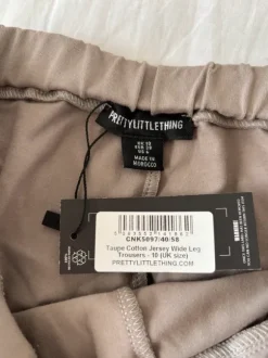 PrettyLittleThing olohousut