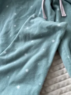 Pörröiset yöhousut