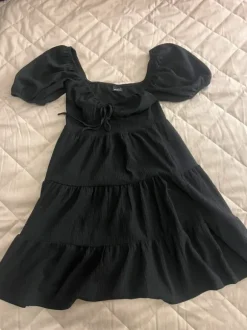 puff sleeve doll style dress