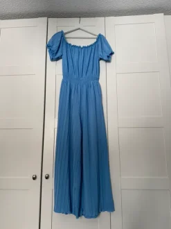 Rento juhlava haalari