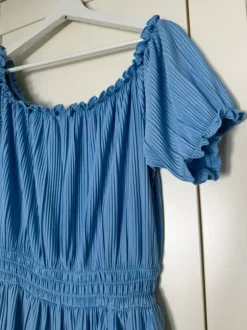 Rento juhlava haalari