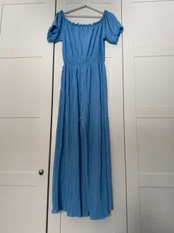 Rento juhlava haalari