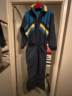 Retro Karhu toppahaalari