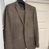Riley Shelby men’s suit