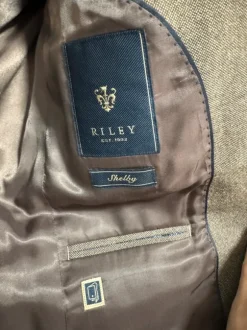 Riley Shelby men’s suit