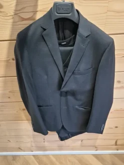 Rileyn musta pukusetti