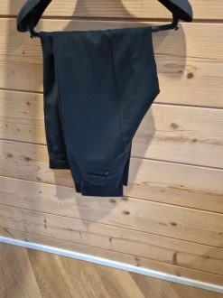 Rileyn musta pukusetti