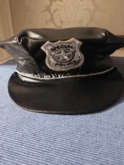 Rooli pusero+poliisi lakki