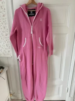 Rosa onepiece storlek S