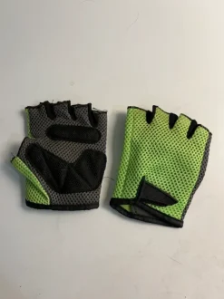 Salihanskat tai pyöräilyhanskat, käyttämättömät