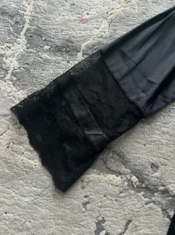 Satiininen aamutakki