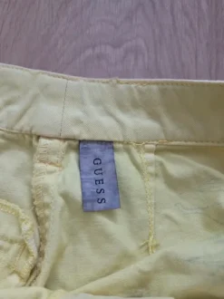 Shortsit, Guess, 27
