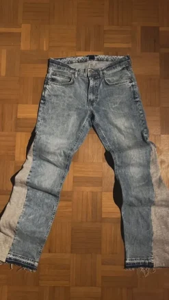 Siniset flared farkut