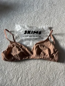 Skims Crossover Bralette S