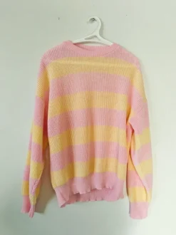 Söpö raidallinen neule koko S