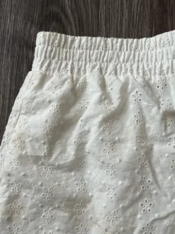 Söpöt valkoiset shortsit