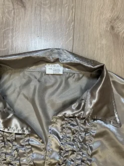 srebrna disco koszula z falbanami lata 70 z żabotem