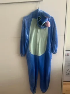 Stitch dräkt/pyjamas