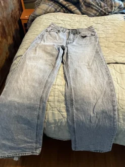 Stradivarius leveät farkut