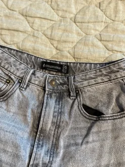 Stradivarius leveät farkut