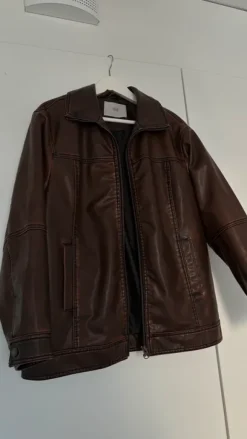 Stradivarius tekonahkatakki