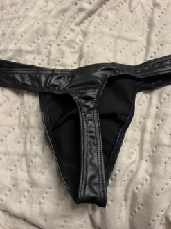 Stringi męskie Ala skórzane