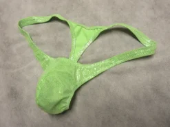 String-malliset miesten uimahousut