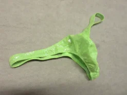 String-malliset miesten uimahousut