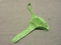 String-malliset miesten uimahousut