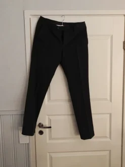 Suorat housut/puvun housut