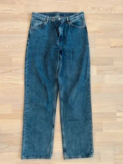 Suorat siniset farkut MONKI