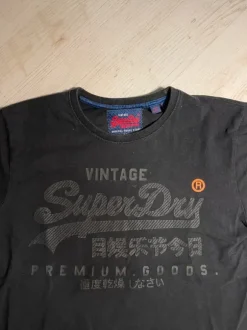 Superdry t-paita