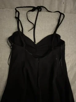 Svart mini-klänning