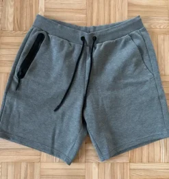 Taskulliset shortsit