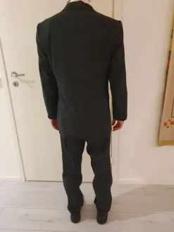 Tiger of Sweden -puvuntakki ja housut