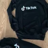TIk tok tracksuit# uusi tracksuit 170cm (miesten XS, katso mitat)