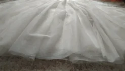Tiulowa, biała spódnica z podszewką r. 38-40