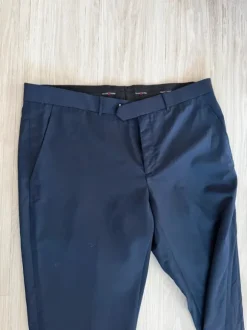 Tom Tailor tummansininen puku