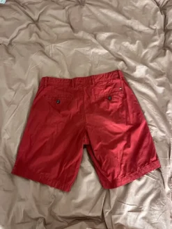 Tommy hilfiger punaiset shortsit