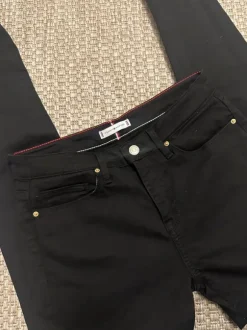 Tommy Hilfigerin housut