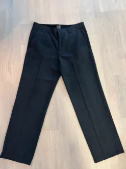 Tumman harmaat pukuhousut