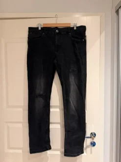 tummanharmaat farkut