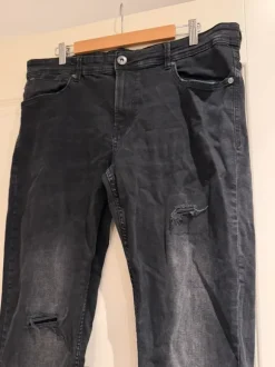 tummanharmaat farkut