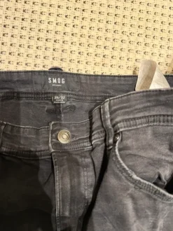 tummanharmaat farkut