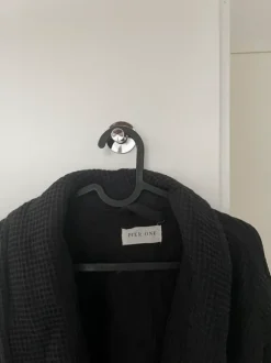 Tummansininen kylpytakki