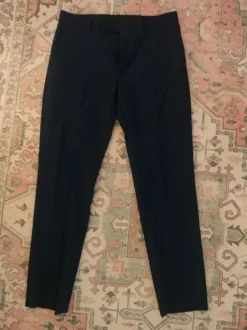 Tummansininen puku (takki+housut)