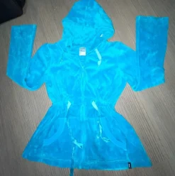 Turkoosi solmittava velour huppari