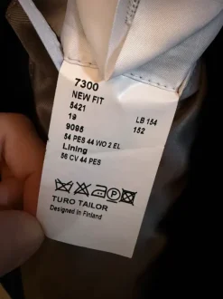 Turo Tailor miesten puku