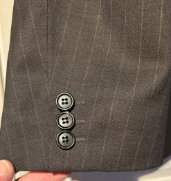 Tyylikäs Hugo Bossin puku