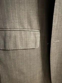 Tyylikäs Hugo Bossin puku